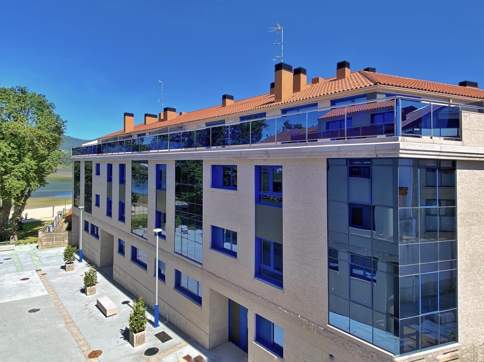 2 bedroom Beach Apartment for sale in Soutomaior with garage - € 250,000 (Ref: 9177811)