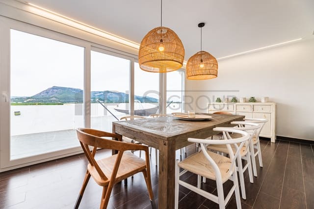 4 bedroom Beach Apartment for sale in Tavernes de la Valldigna with garage - € 329,000 (Ref: 8913636)