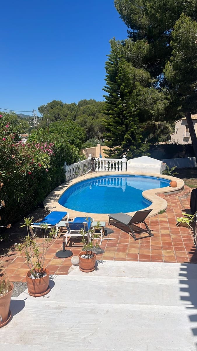 3 soveværelse Semi-Rækkehus til leje i Javea / Xabia med swimmingpool - € 1.500 (Ref: 9041077)