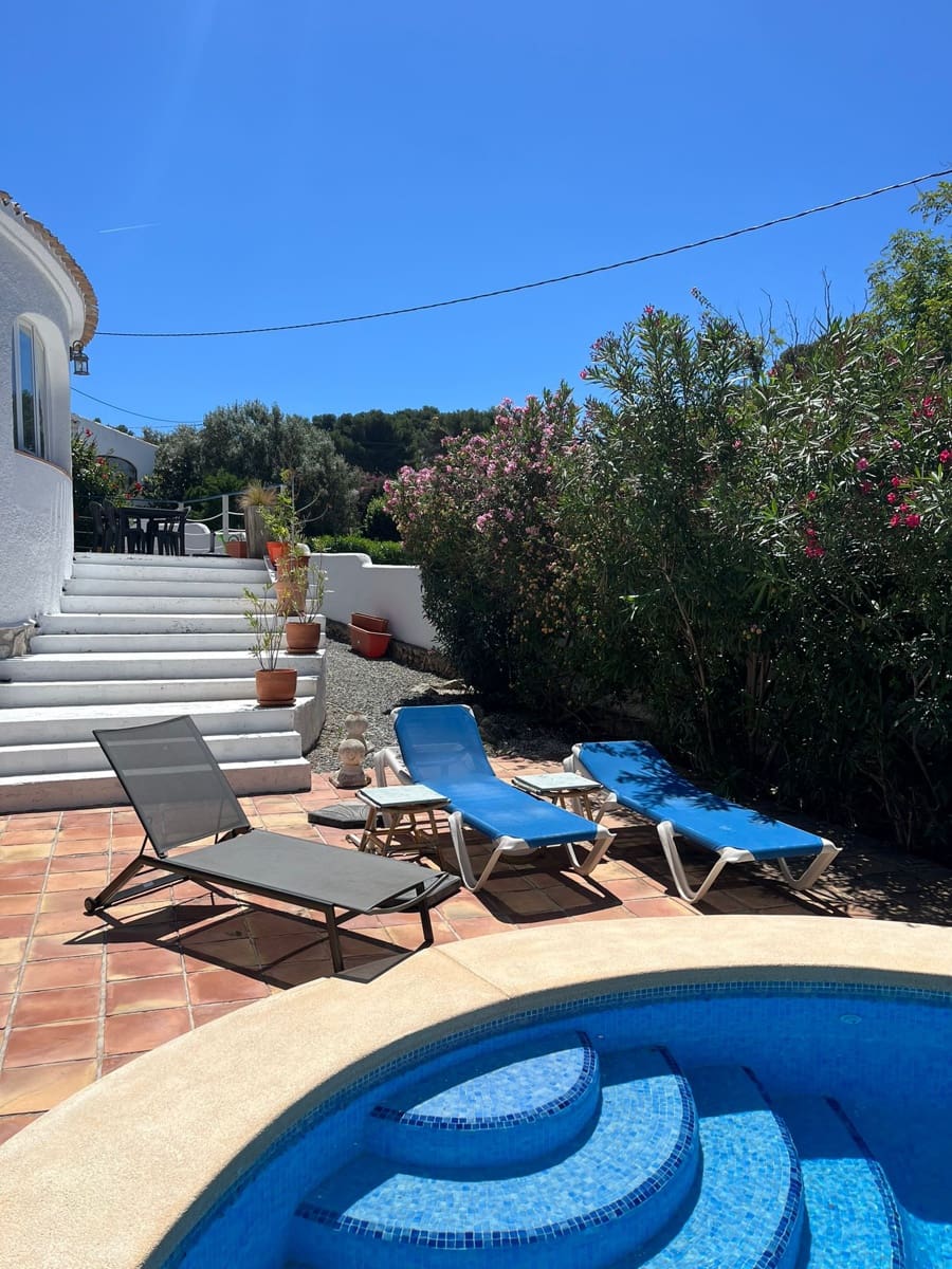 3 soveværelse Semi-Rækkehus til leje i Javea / Xabia med swimmingpool - € 1.500 (Ref: 9041077)