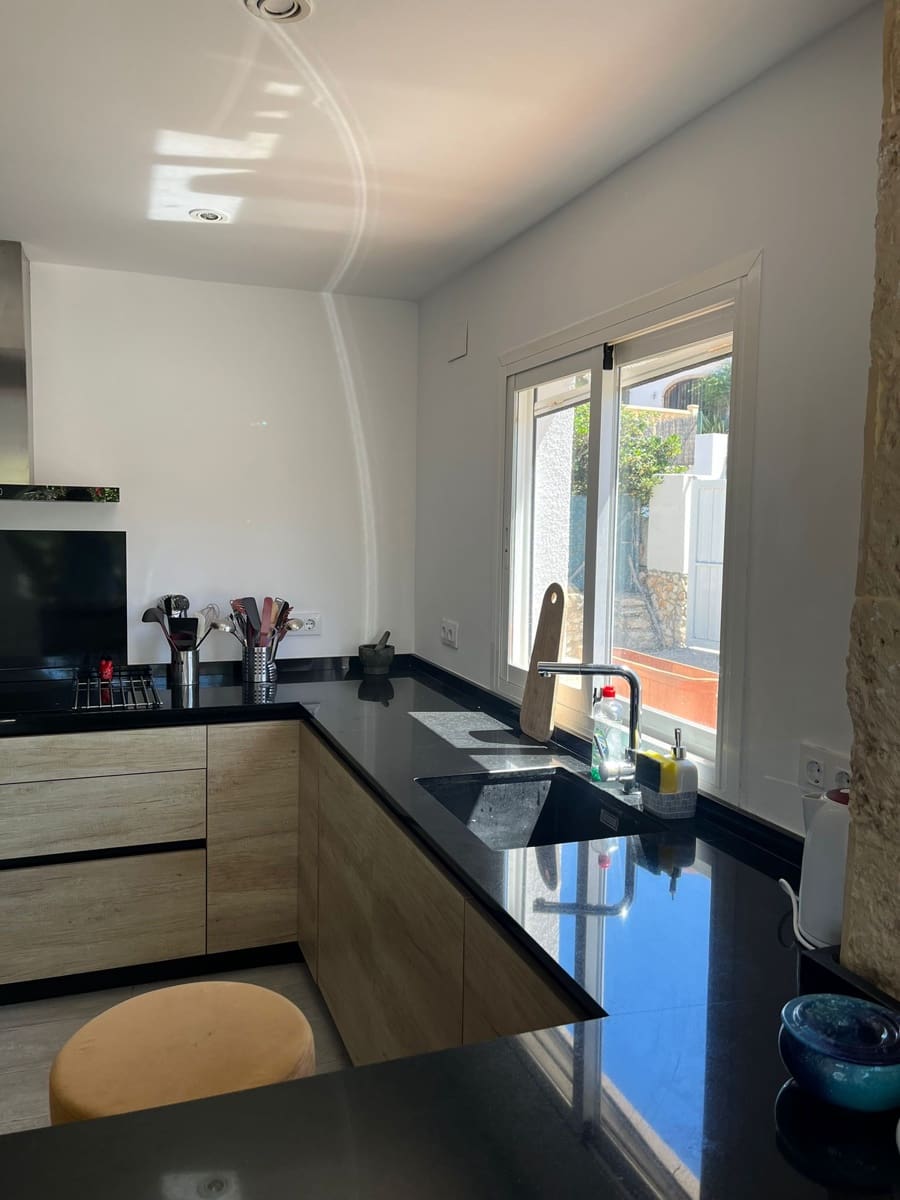 3 soveværelse Semi-Rækkehus til leje i Javea / Xabia med swimmingpool - € 1.500 (Ref: 9041077)