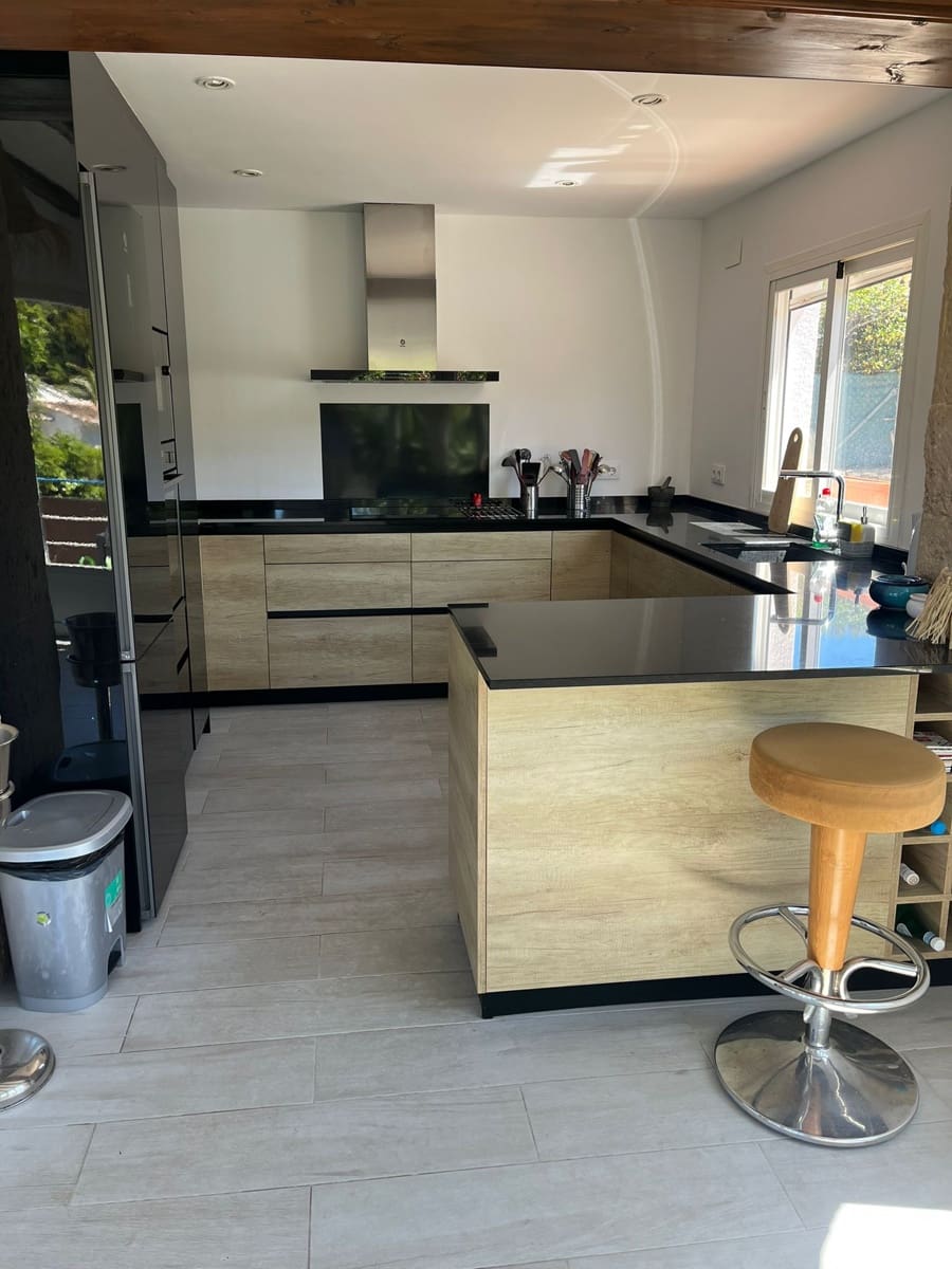 3 soveværelse Semi-Rækkehus til leje i Javea / Xabia med swimmingpool - € 1.500 (Ref: 9041077)