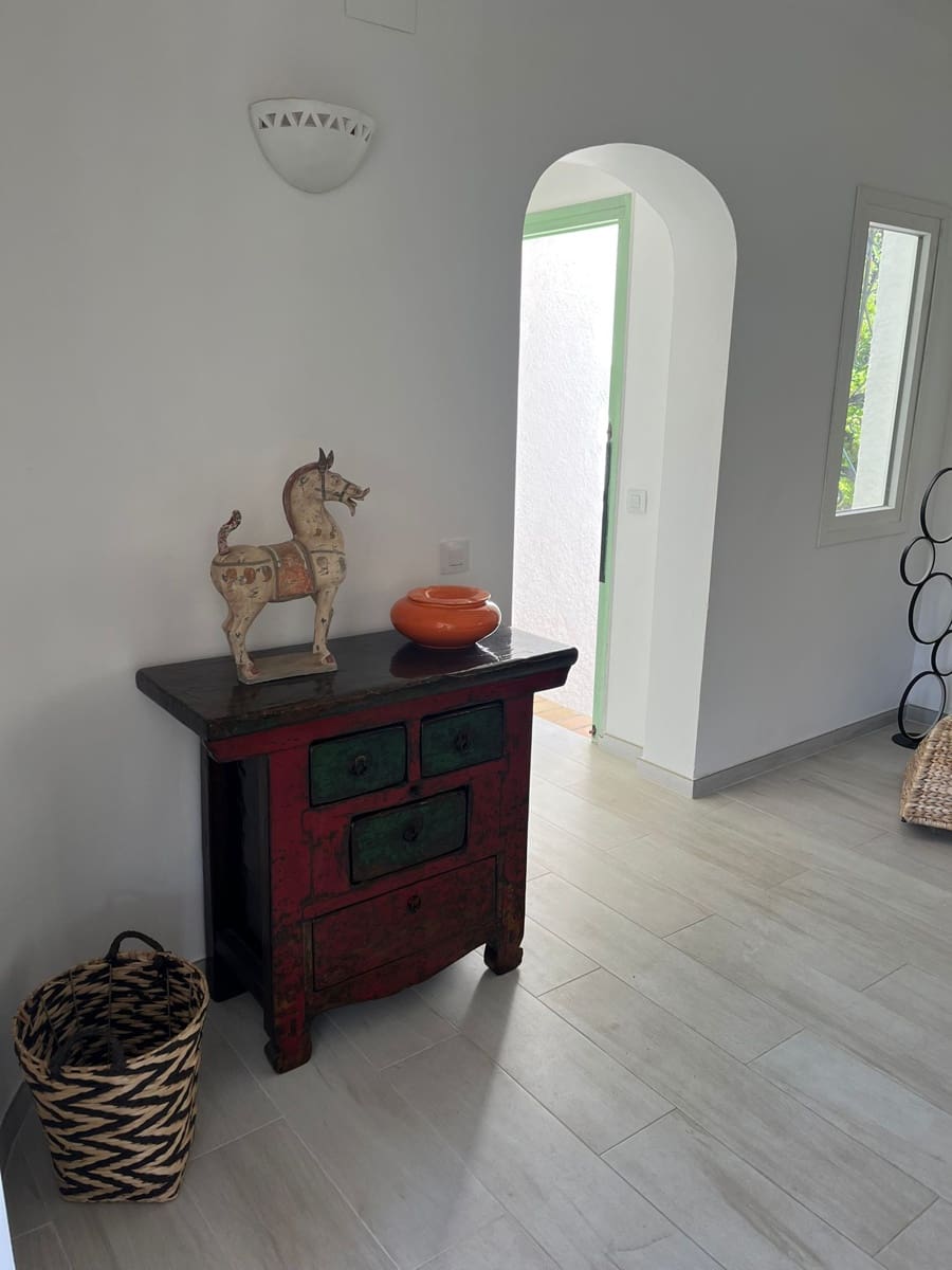 3 soveværelse Semi-Rækkehus til leje i Javea / Xabia med swimmingpool - € 1.500 (Ref: 9041077)