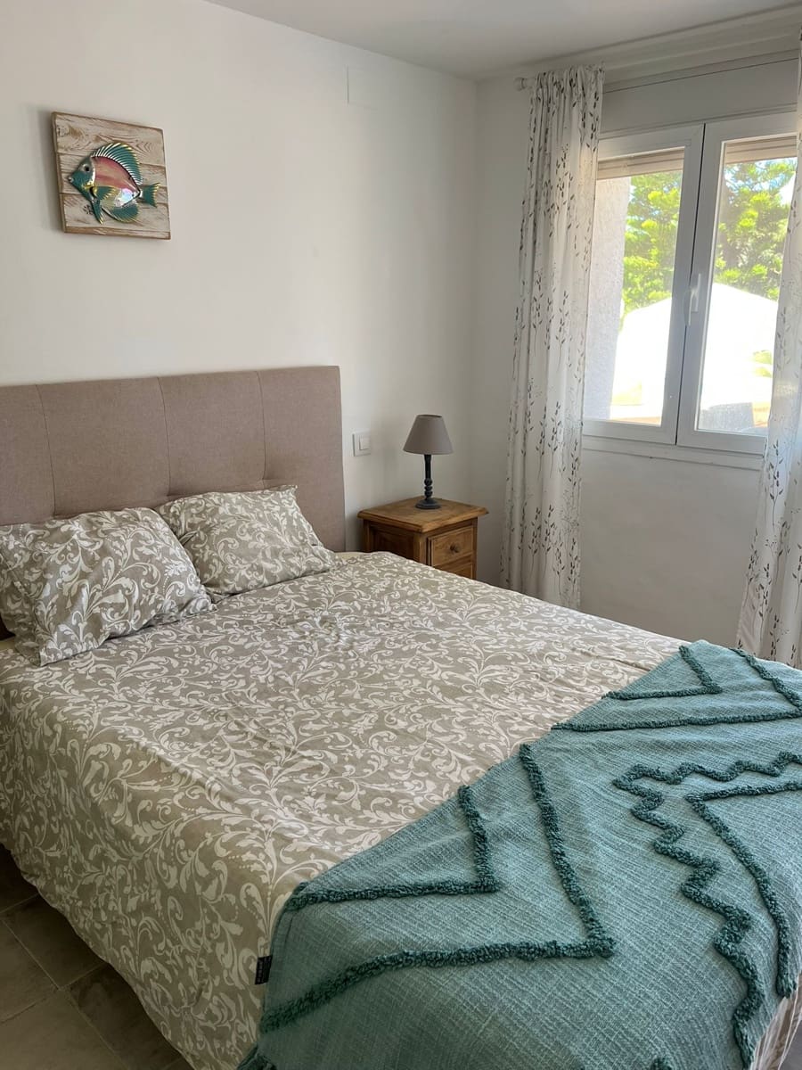 3 soveværelse Semi-Rækkehus til leje i Javea / Xabia med swimmingpool - € 1.500 (Ref: 9041077)