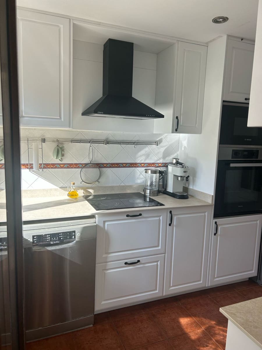 3 soveværelse Lejlighed til leje i Valencia by - € 2.000 (Ref: 9127905)