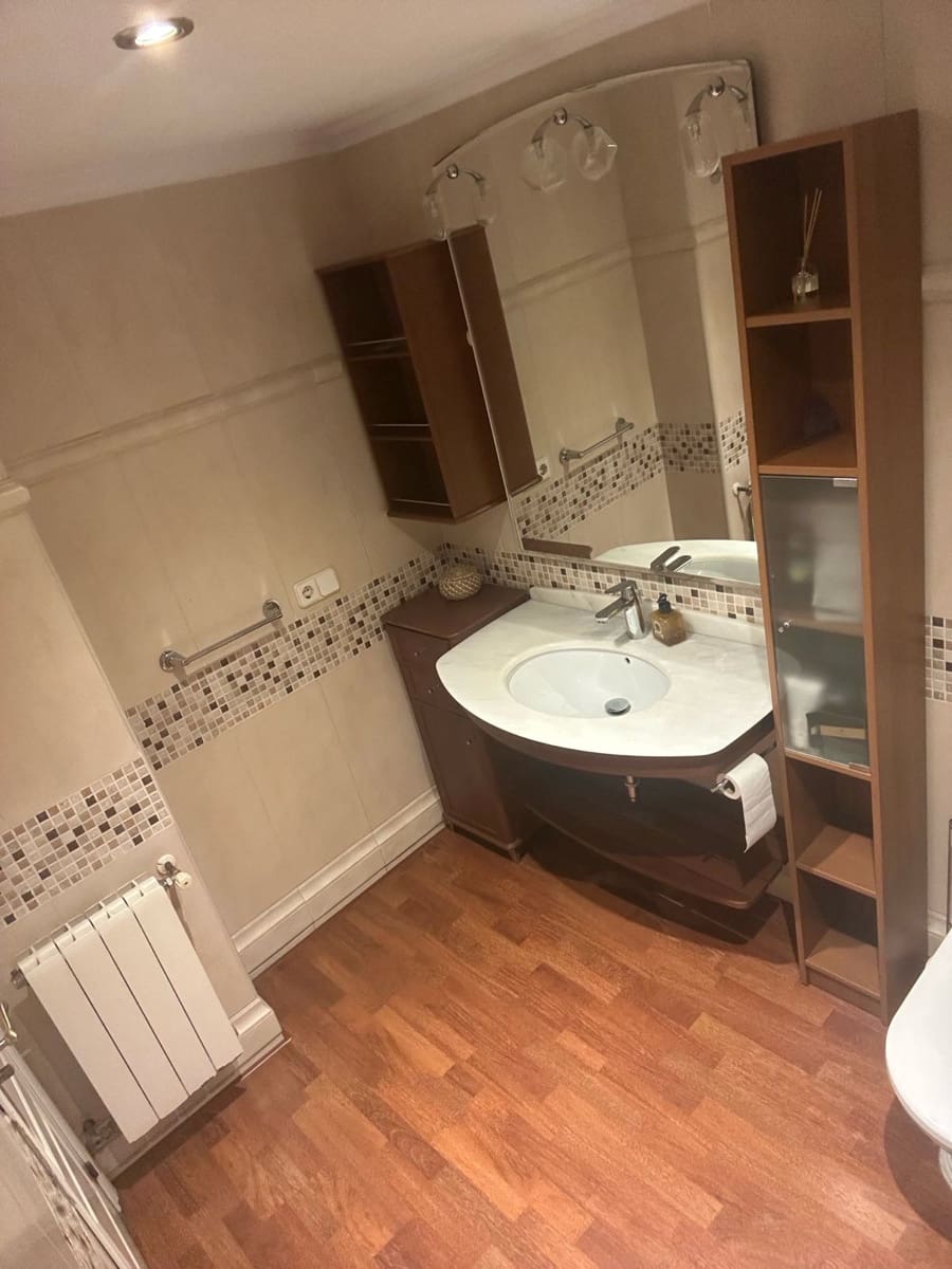 3 soveværelse Lejlighed til leje i Valencia by - € 2.000 (Ref: 9127905)