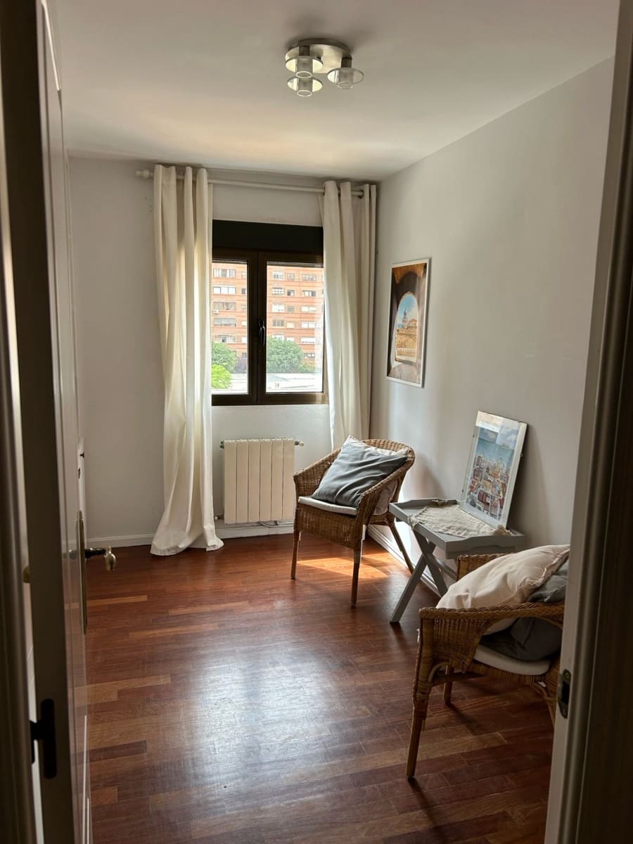 3 soveværelse Lejlighed til leje i Valencia by - € 2.000 (Ref: 9127905)