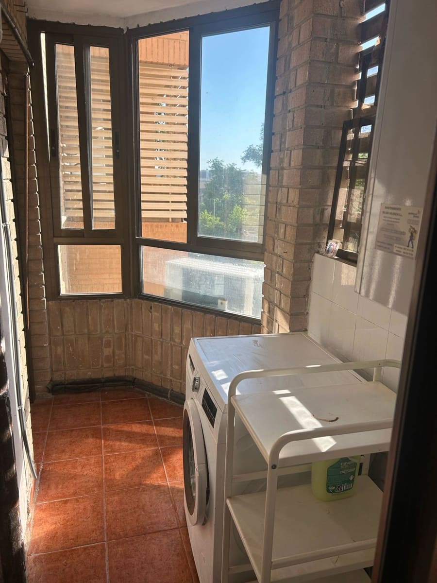 3 soveværelse Lejlighed til leje i Valencia by - € 2.000 (Ref: 9127905)