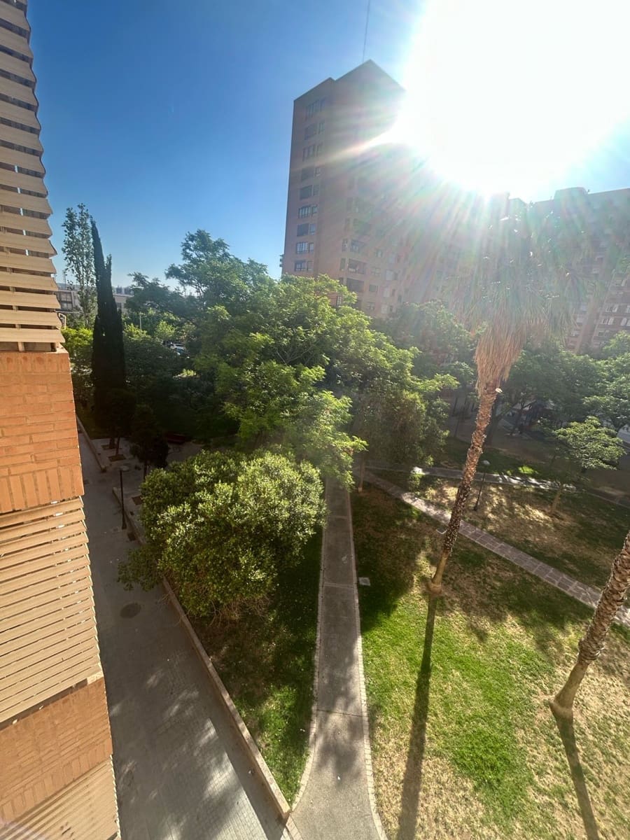 3 soveværelse Lejlighed til leje i Valencia by - € 2.000 (Ref: 9127905)