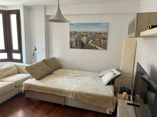 4 bedroom Apartment for holiday rental in La Carrasca, Valencia city - € 500 (Ref: 9127905)