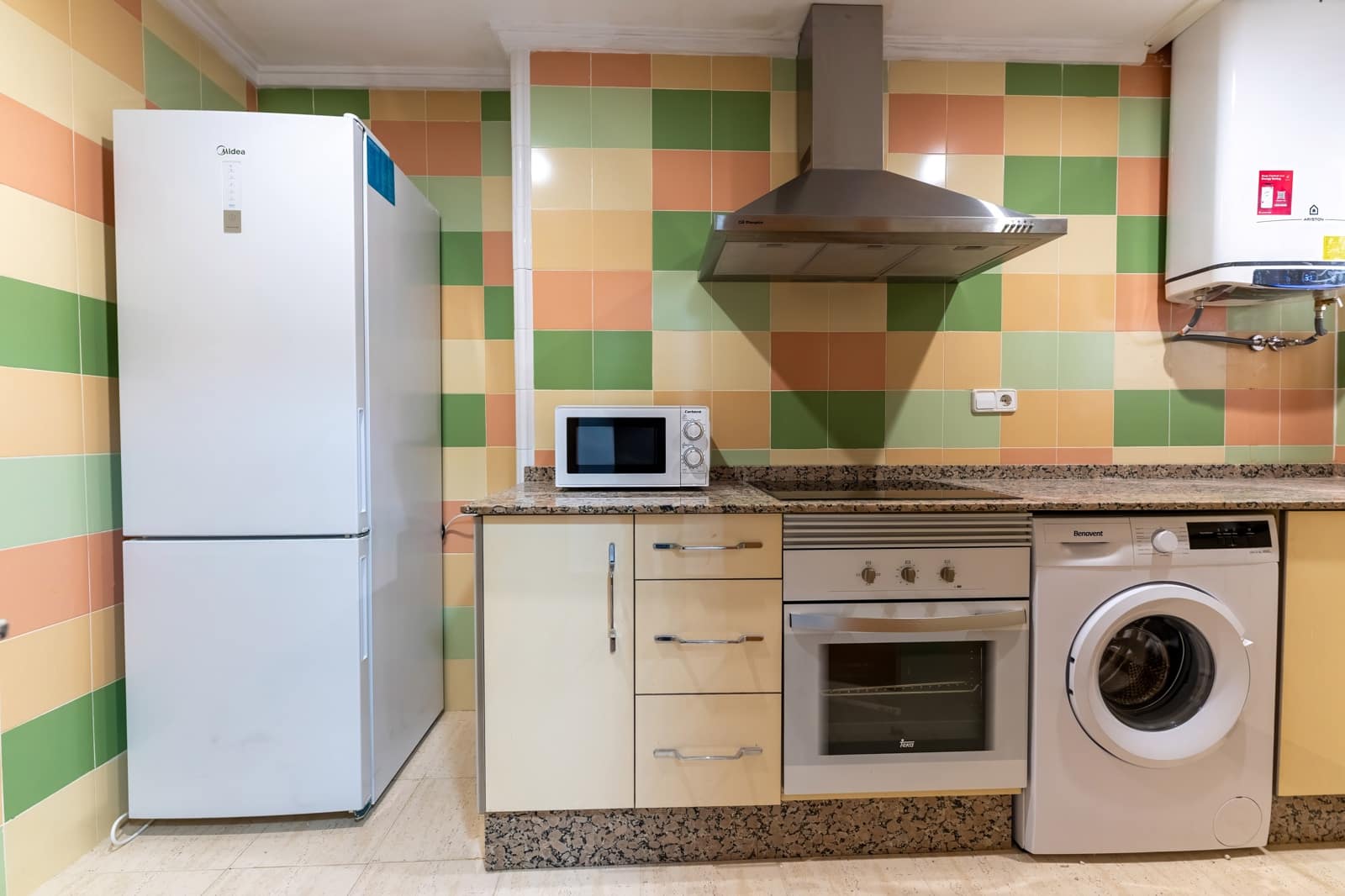 2 sypialnia Mieszkanie do wynajęcia w Miasto Walencja - 1 200 € (Ref: 9362960)