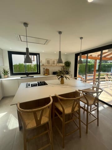 4 bedroom Villa for holiday rental in L'Eliana with pool garage - € 1,500 (Ref: 9377811)