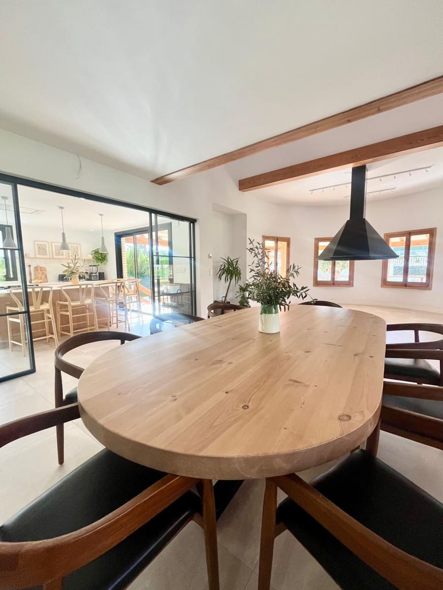 4 bedroom Villa for holiday rental in L'Eliana with pool garage - € 1,500 (Ref: 9377811)