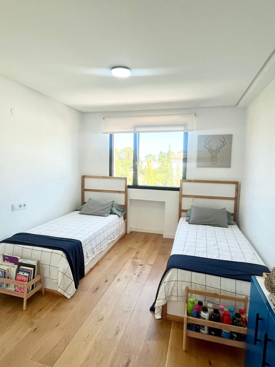 4 bedroom Villa for holiday rental in L'Eliana with pool garage - € 1,500 (Ref: 9377811)