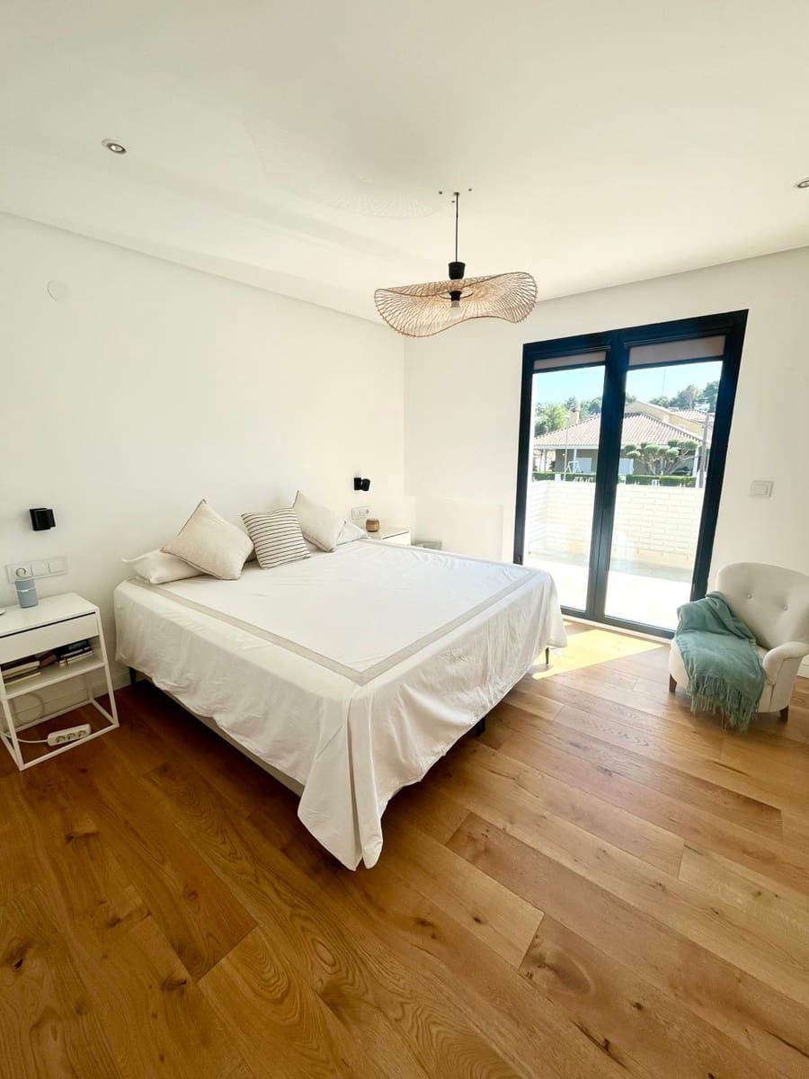 4 bedroom Villa for holiday rental in L'Eliana with pool garage - € 1,500 (Ref: 9377811)