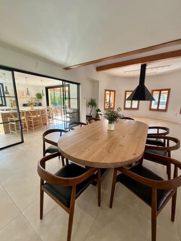 4 bedroom Villa for holiday rental in L'Eliana with pool garage - € 1,500 (Ref: 9377811)