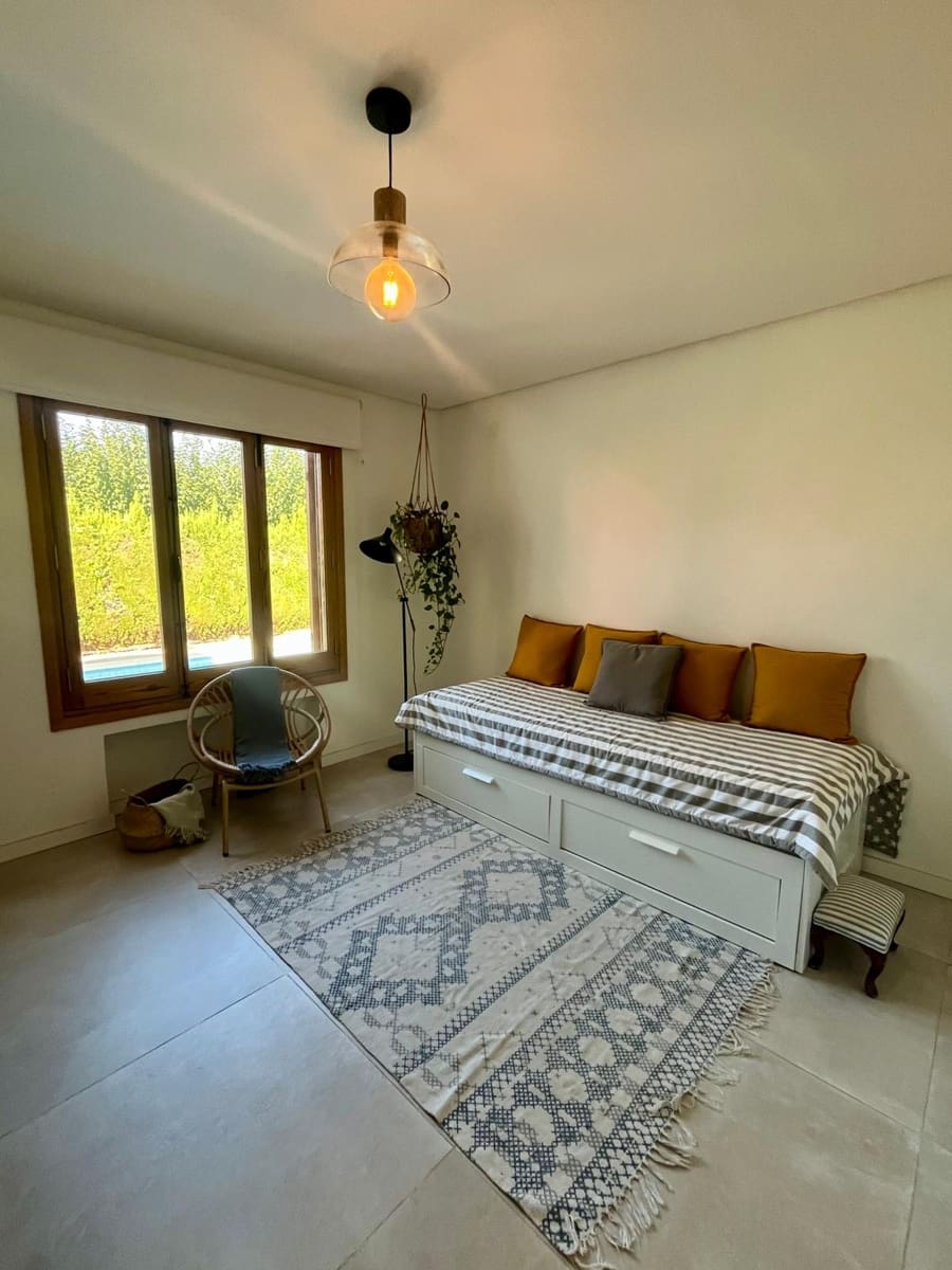 4 bedroom Villa for holiday rental in L'Eliana with pool garage - € 1,500 (Ref: 9377811)