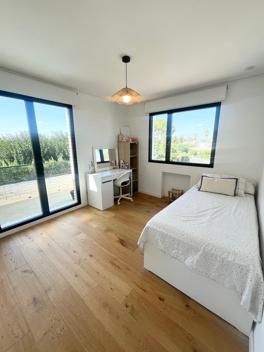 4 bedroom Villa for holiday rental in L'Eliana with pool garage - € 1,500 (Ref: 9377811)