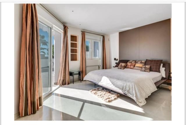 4 chambre Villa/Maison à vendre à Marbesa, Marbella avec piscine garage - 3 899 999 € (Ref: 9077145)