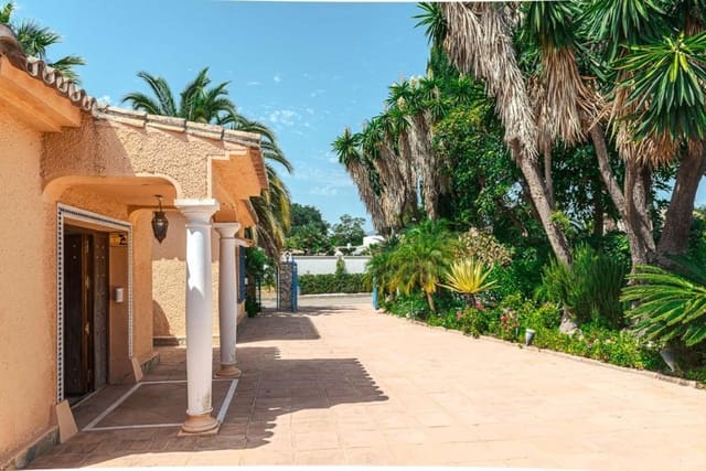 5 chambre Villa/Maison à vendre à Estepona avec piscine - 1 750 000 € (Ref: 9077150)