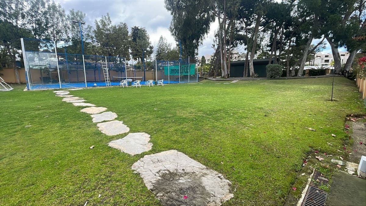 Byggetomt til salgs i Estepona - € 3 150 000 (Ref: 9077152)