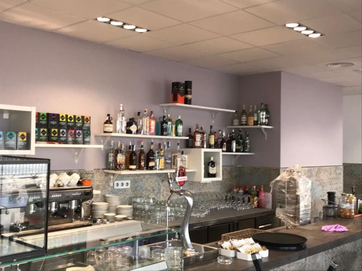 Erhverv til salg i Marbella med garage - € 350.000 (Ref: 9077153)