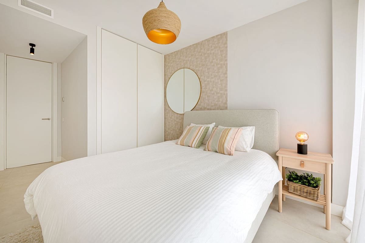 3 bedroom Apartment for sale in Estepona with pool garage - € 995,000 (Ref: 9077156)