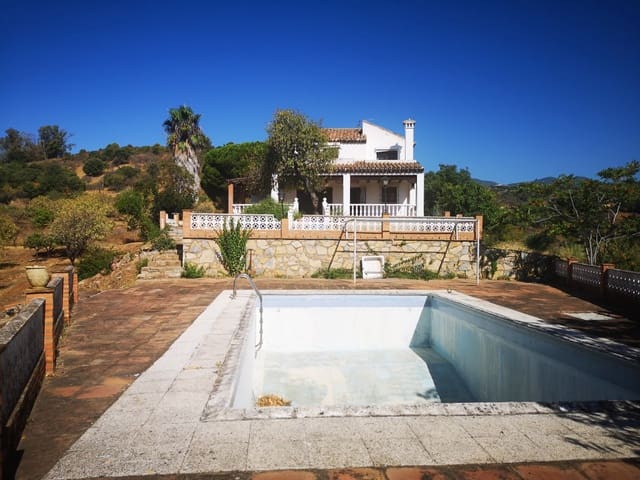 4 soveværelse Finca/Landehus til salg i Estepona med swimmingpool garage - € 1.700.000 (Ref: 9077158)