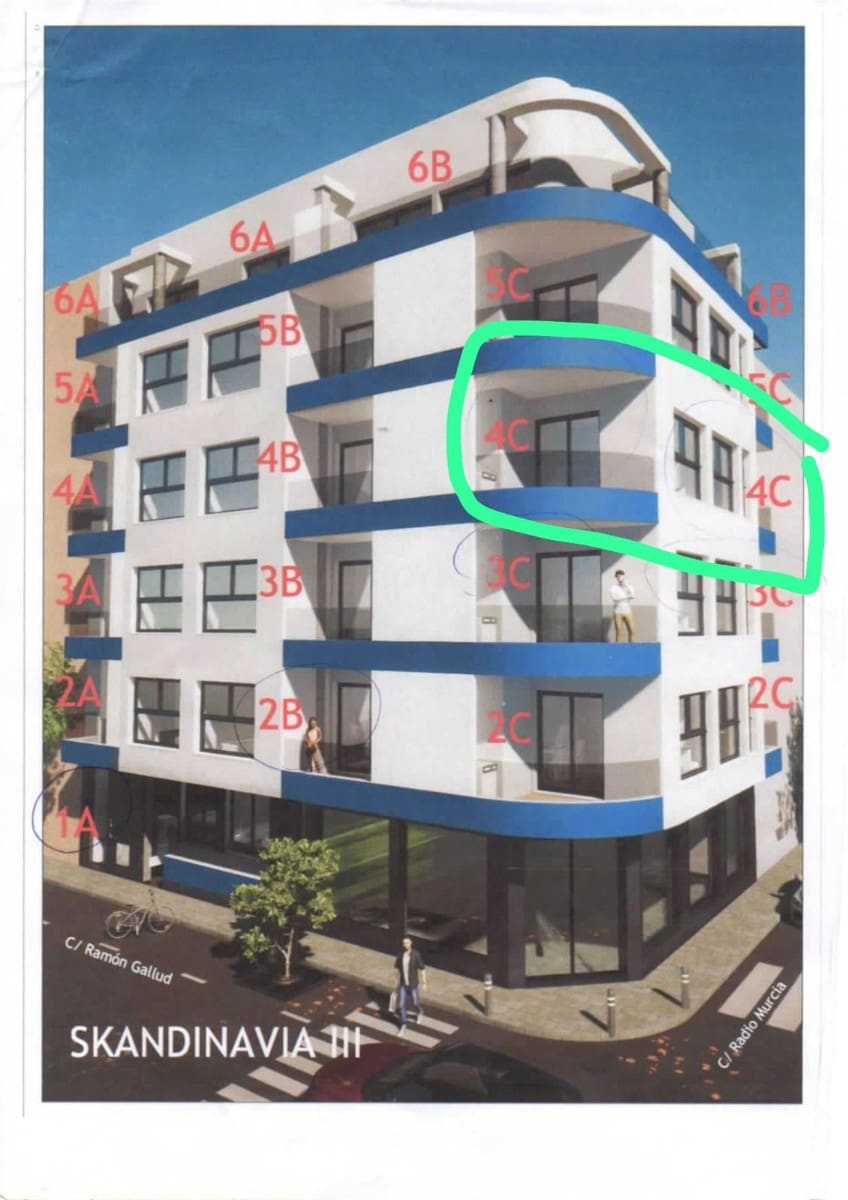 2 bedroom Apartment for sale in Torrevieja - € 300,000 (Ref: 8895689)