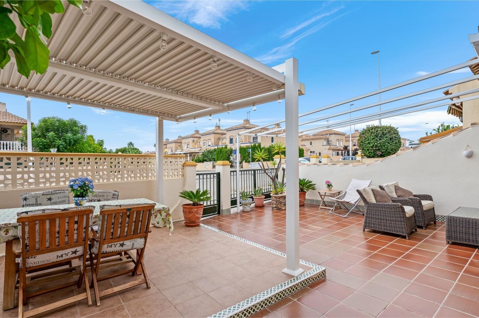 3 bedroom Townhouse for sale in La Zenia - € 309,000 (Ref: 9363205)