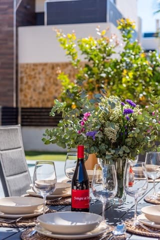 4 bedroom Villa for sale in Campoamor, Orihuela - € 719,000 (Ref: 9434650)