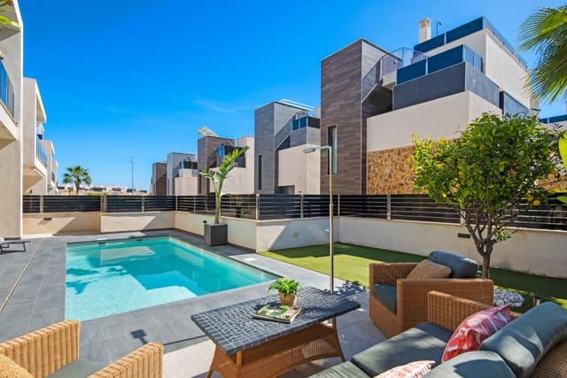 4 bedroom Villa for sale in Campoamor, Orihuela - € 719,000 (Ref: 9434650)