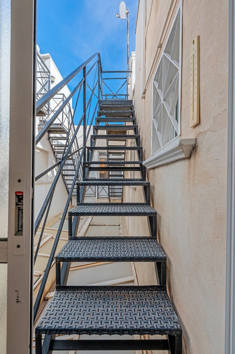 2 sovrum Lägenhet till salu i Torrevieja - 149 000 € (Ref: 9434652)