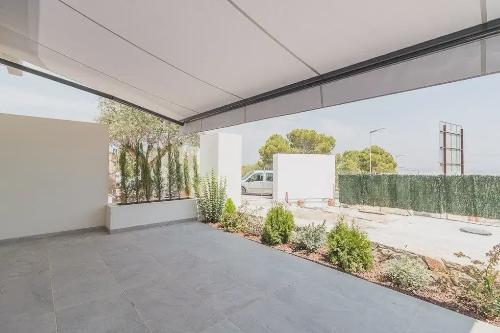 3 bedroom Bungalow for sale in Torrevieja with pool garage - € 350,000 (Ref: 10043418)