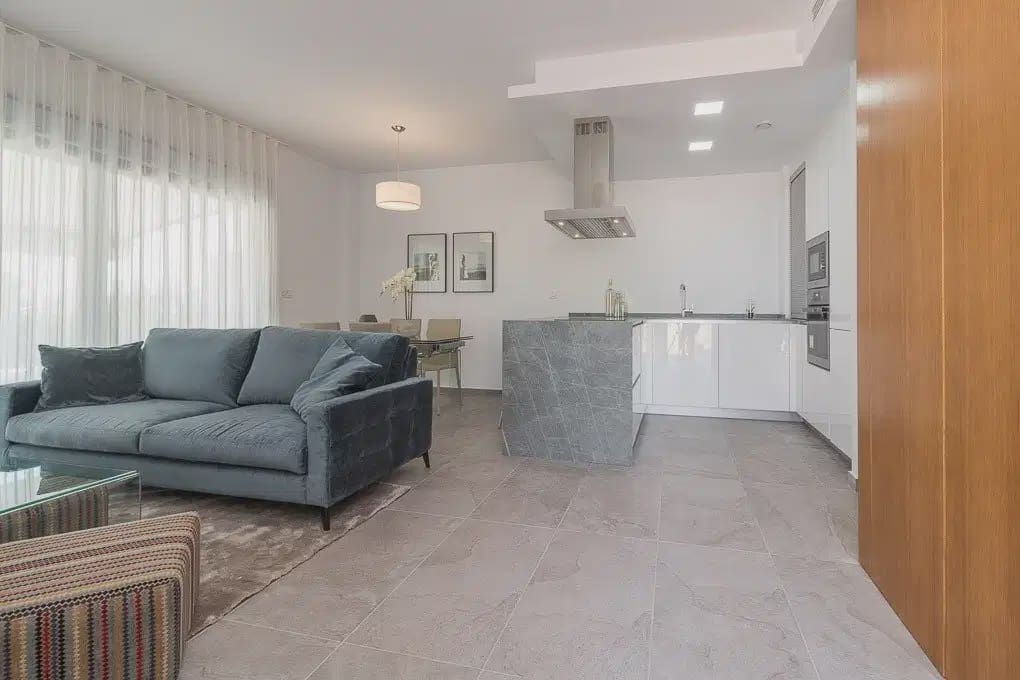 3 bedroom Bungalow for sale in Torrevieja with pool garage - € 350,000 (Ref: 10043418)