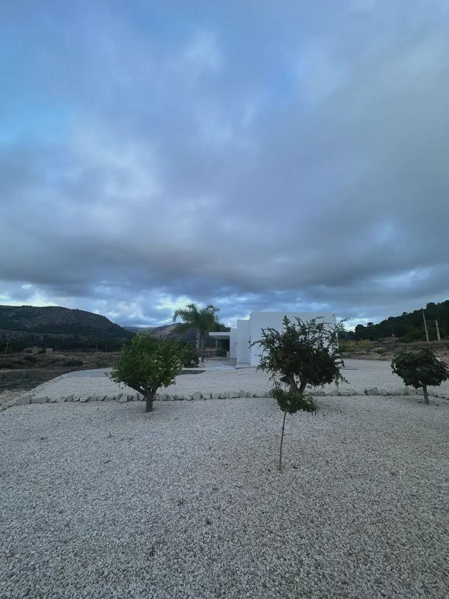 Chalet de 3 habitaciones en Pinoso en venta con piscina - 440.500 € (Ref: 10046688)