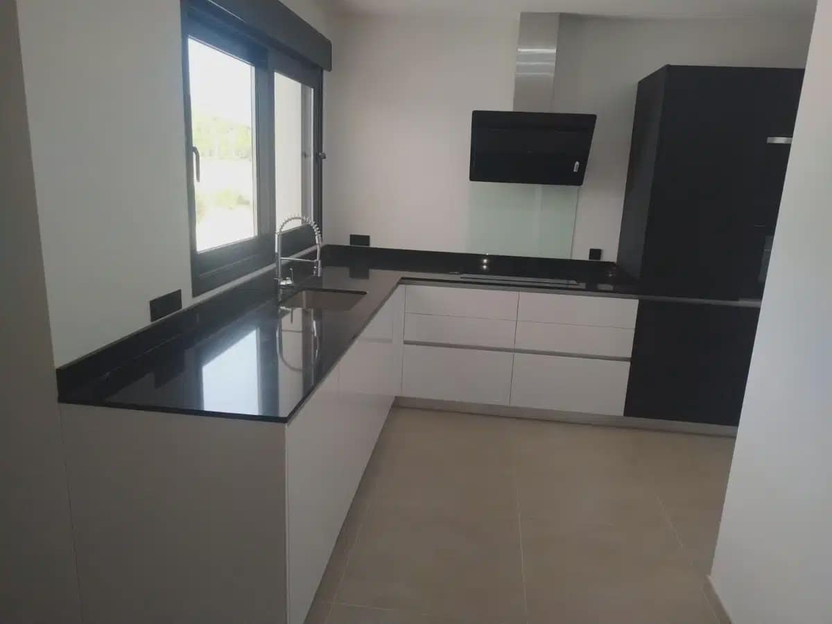 Chalet de 3 habitaciones en Pinoso en venta con piscina - 440.500 € (Ref: 10046688)