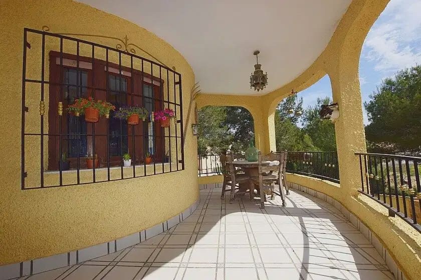6 bedroom Villa for sale in Orihuela Costa - € 449,900 (Ref: 10046691)