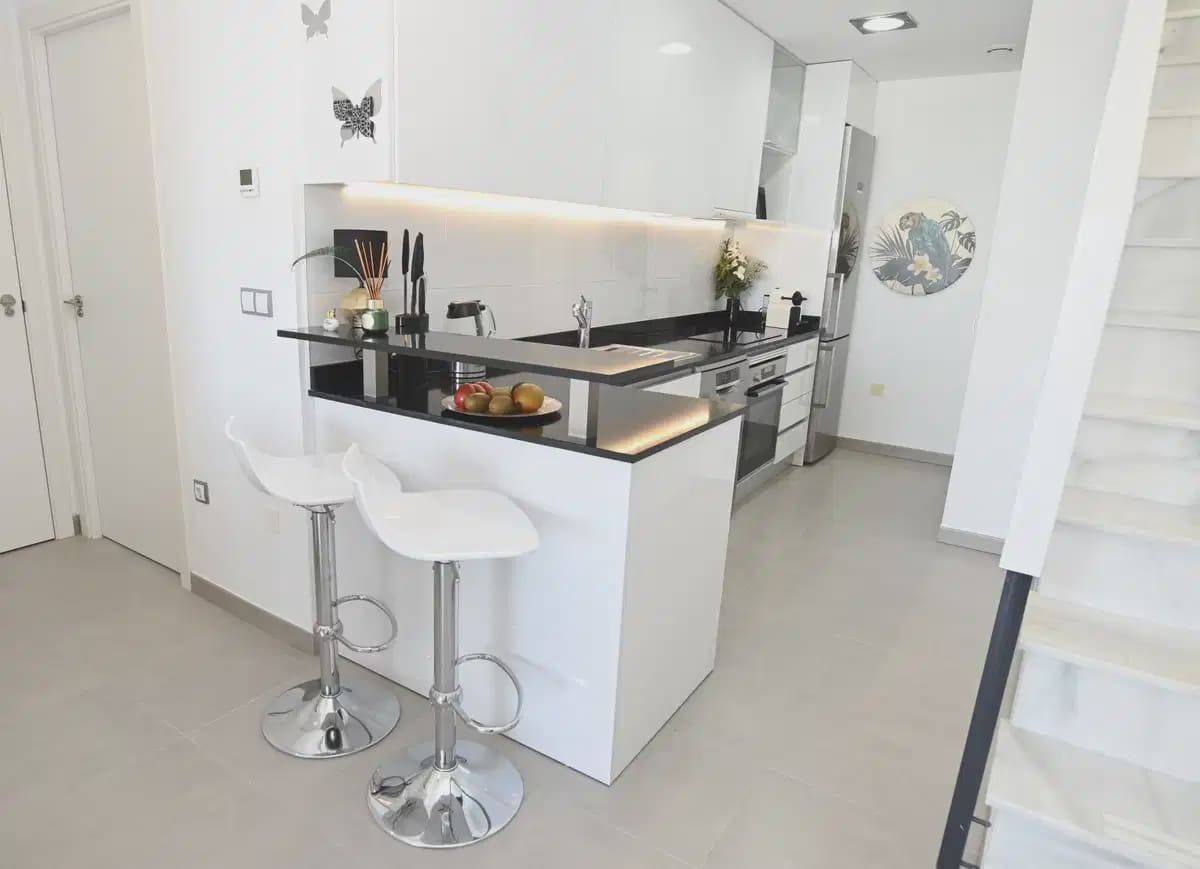 2 makuuhuone Kattohuoneisto myytävänä paikassa Arenales del Sol mukana uima-altaan 
autotalli - 449 000 € (Ref: 10046692)