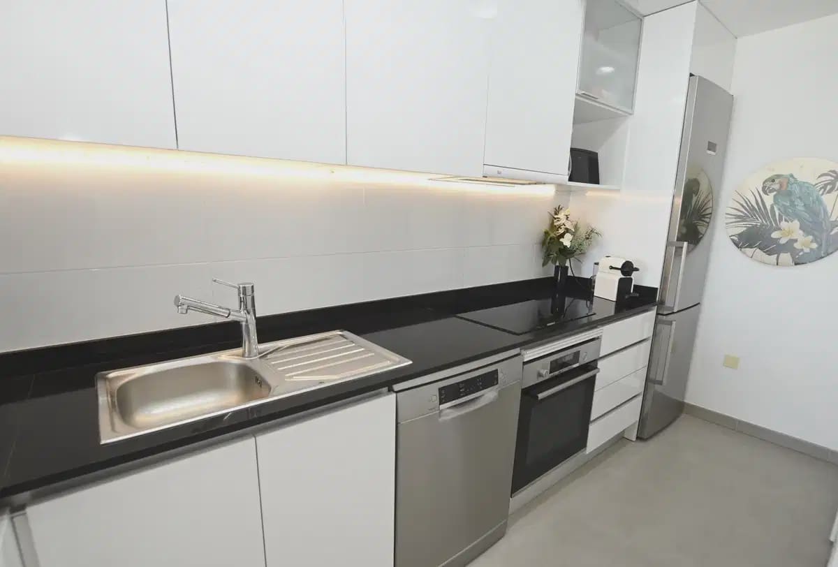2 makuuhuone Kattohuoneisto myytävänä paikassa Arenales del Sol mukana uima-altaan 
autotalli - 449 000 € (Ref: 10046692)