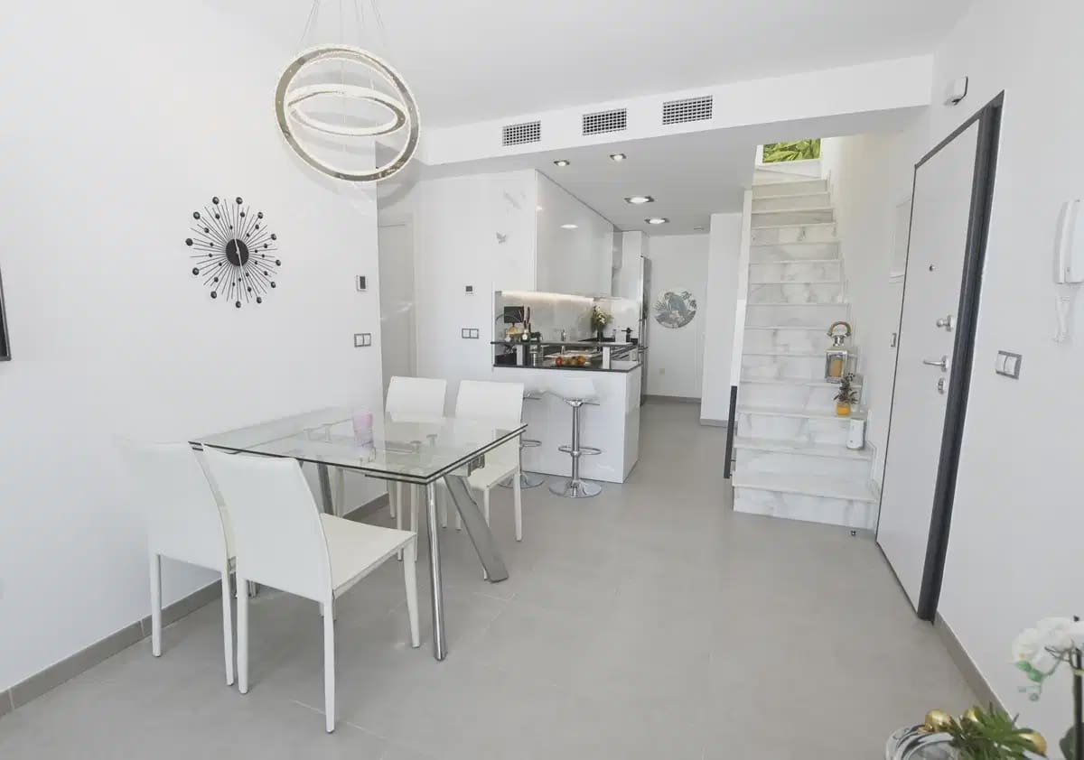 2 makuuhuone Kattohuoneisto myytävänä paikassa Arenales del Sol mukana uima-altaan 
autotalli - 449 000 € (Ref: 10046692)