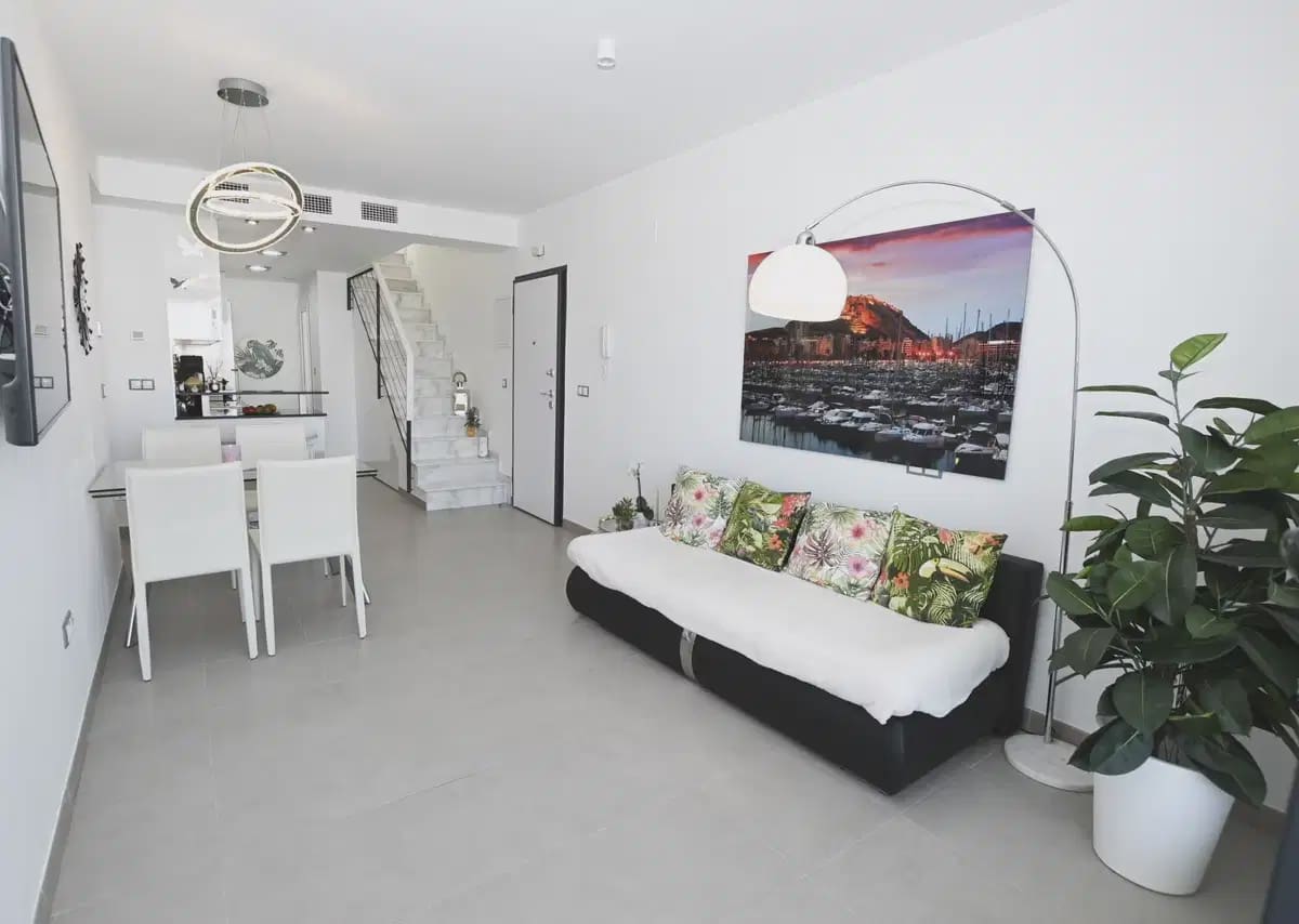 2 makuuhuone Kattohuoneisto myytävänä paikassa Arenales del Sol mukana uima-altaan 
autotalli - 449 000 € (Ref: 10046692)