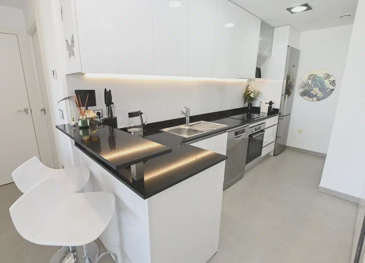 2 makuuhuone Kattohuoneisto myytävänä paikassa Arenales del Sol mukana uima-altaan 
autotalli - 449 000 € (Ref: 10046692)