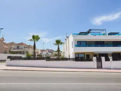 3 Zimmer Haus zu verkaufen in Los Balcones mit Pool - 429.000 € (Ref: 10046714)
