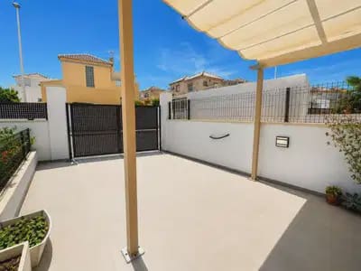 3 Zimmer Haus zu verkaufen in Los Balcones mit Pool - 429.000 € (Ref: 10046714)