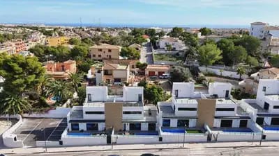 2 bedroom Villa for sale in Villamartin with garage - € 425,000 (Ref: 10046734)