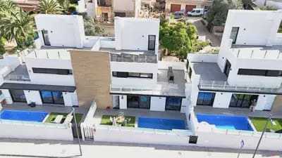 2 bedroom Villa for sale in Villamartin with garage - € 425,000 (Ref: 10046734)