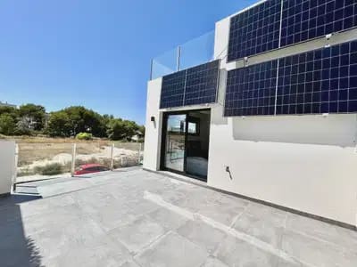 2 bedroom Villa for sale in Villamartin with garage - € 425,000 (Ref: 10046734)