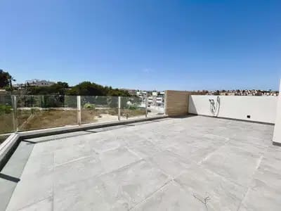 2 bedroom Villa for sale in Villamartin with garage - € 425,000 (Ref: 10046734)