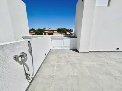 2 bedroom Villa for sale in Villamartin with garage - € 425,000 (Ref: 10046734)